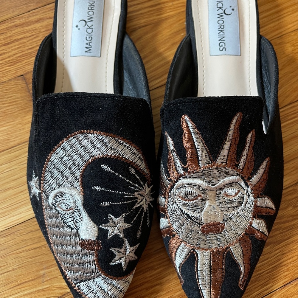 Black Embroidered Women's Shoes